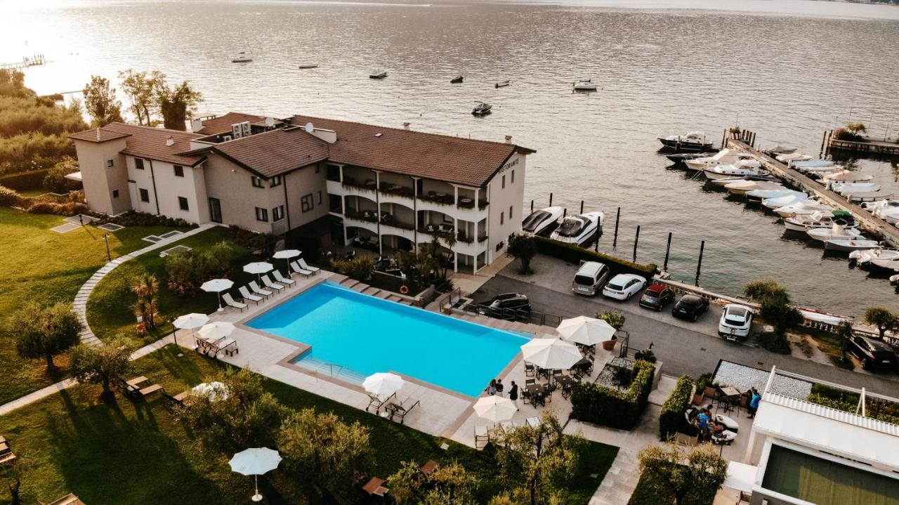 Bella Hotel & Restaurant With Private Dock For Mooring Boats San Felice del Benaco Zewnętrze zdjęcie